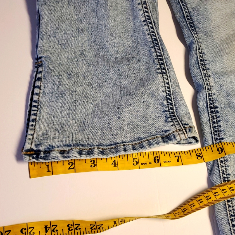Girls Size 10 High Rise Jeans Butterfly Embroidered Light Blue Jeans Snap Front - Picture 8 of 12